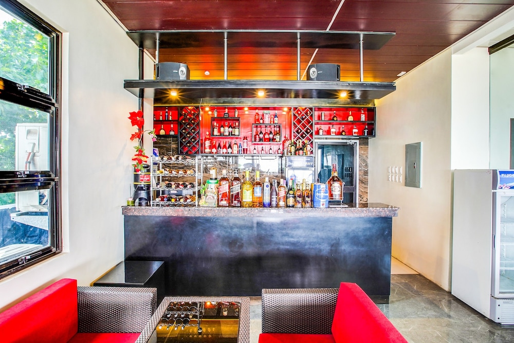 Casa Mia Hotel Suites by OYO Rooms