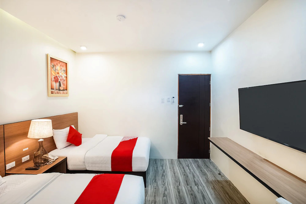 Casa Mia Hotel Suites by OYO Rooms