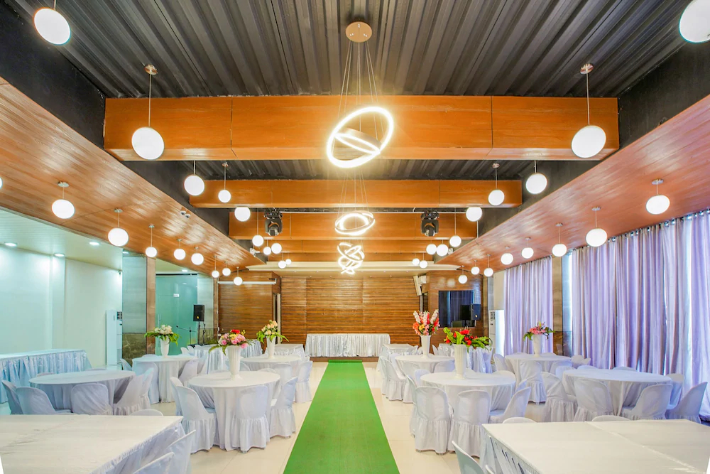 Casa Mia Hotel Suites by OYO Rooms