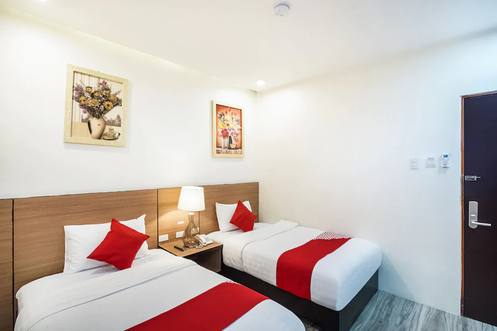 Casa Mia Hotel Suites by OYO Rooms
