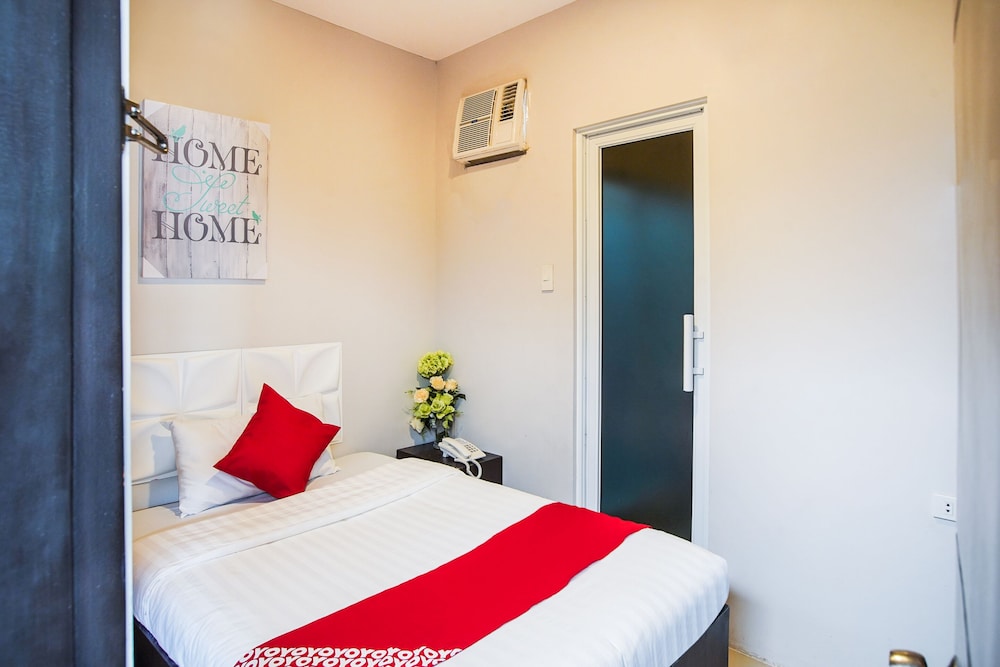 Casa Mia Hotel Suites by OYO Rooms