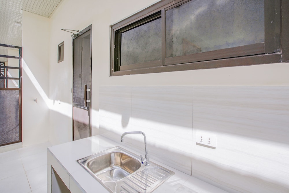 Casa Mia Hotel Suites by OYO Rooms