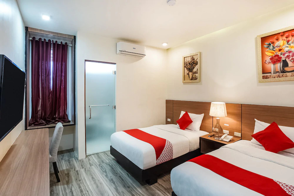 Casa Mia Hotel Suites by OYO Rooms