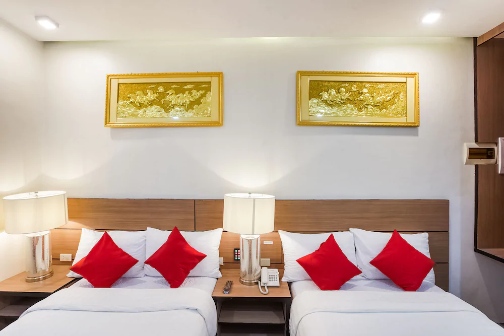 Casa Mia Hotel Suites by OYO Rooms