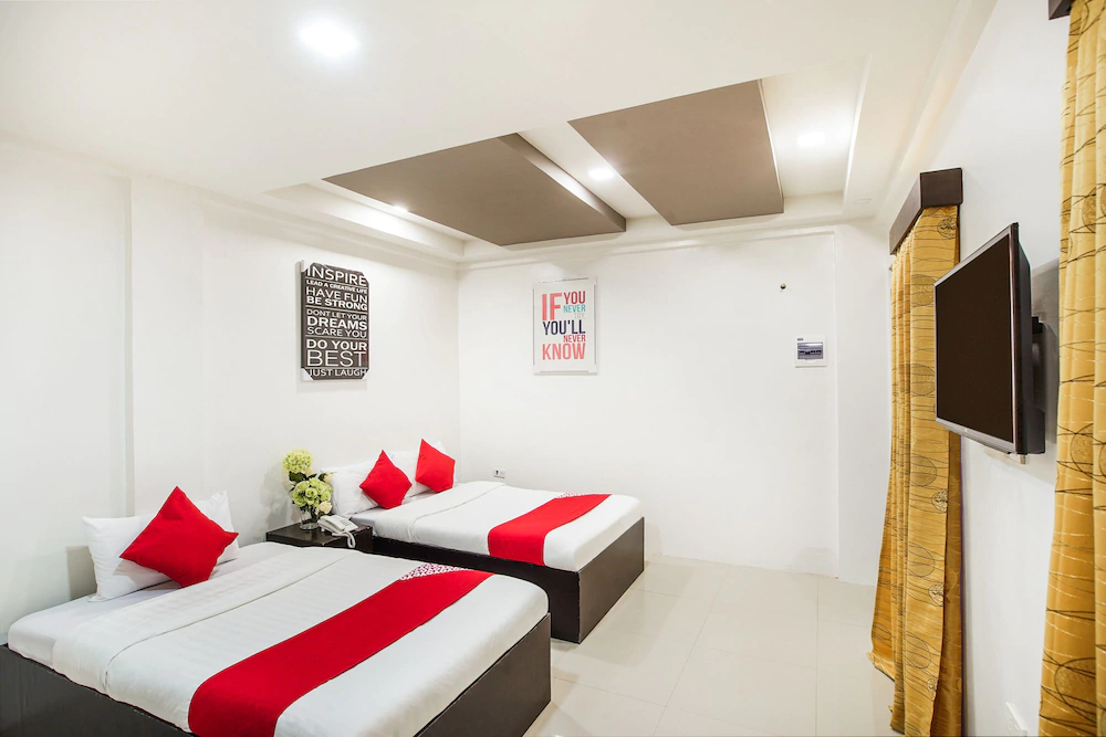 Casa Mia Hotel Suites by OYO Rooms