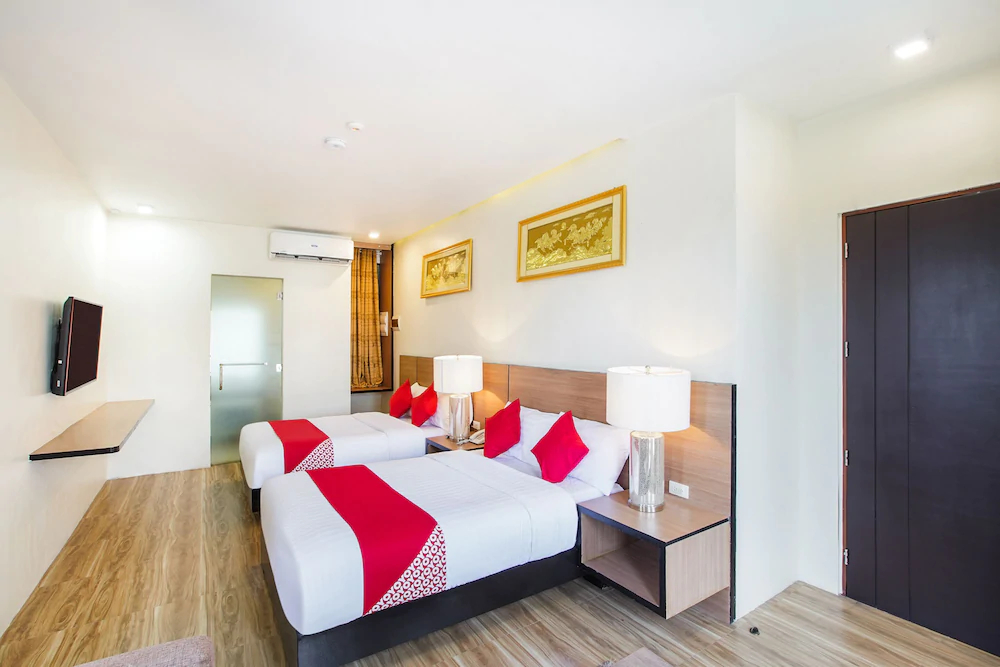 Casa Mia Hotel Suites by OYO Rooms