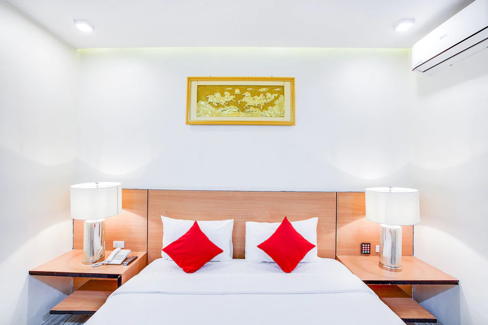 Casa Mia Hotel Suites by OYO Rooms