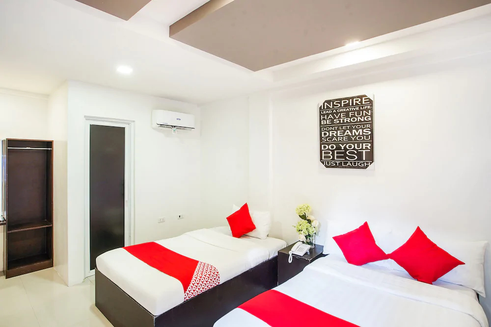 Casa Mia Hotel Suites by OYO Rooms