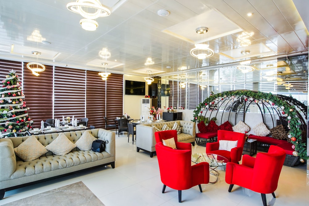 Casa Mia Hotel Suites by OYO Rooms