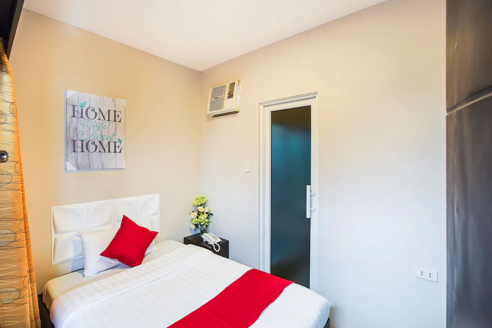 Casa Mia Hotel Suites by OYO Rooms