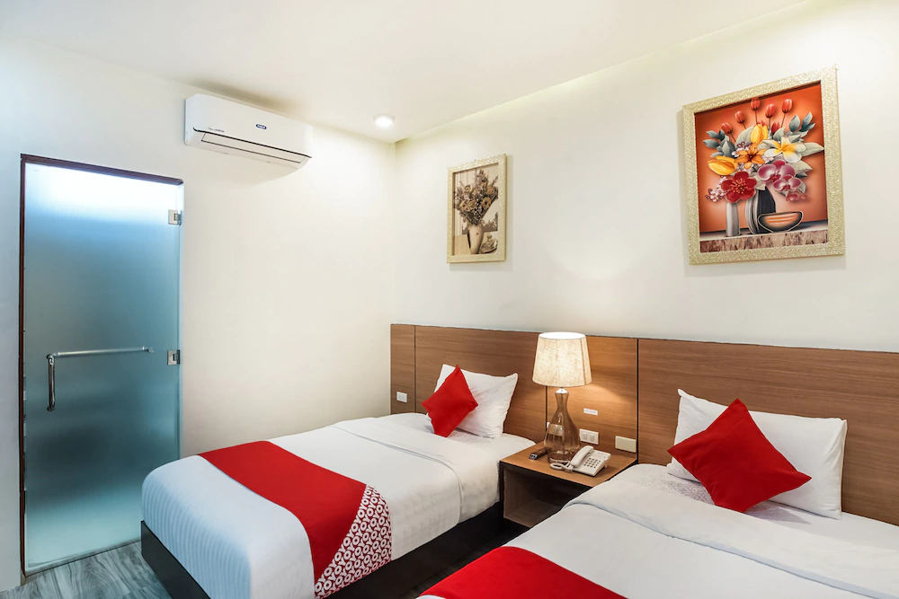 Casa Mia Hotel Suites by OYO Rooms