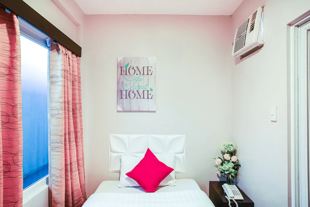 Casa Mia Hotel Suites by OYO Rooms