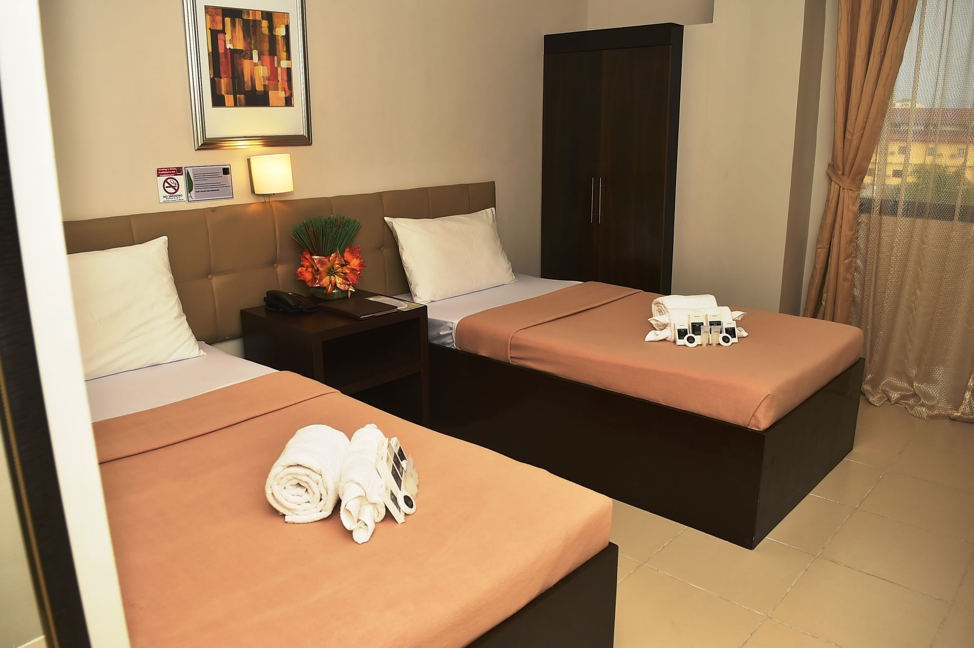 Columbus Plaza Hotel