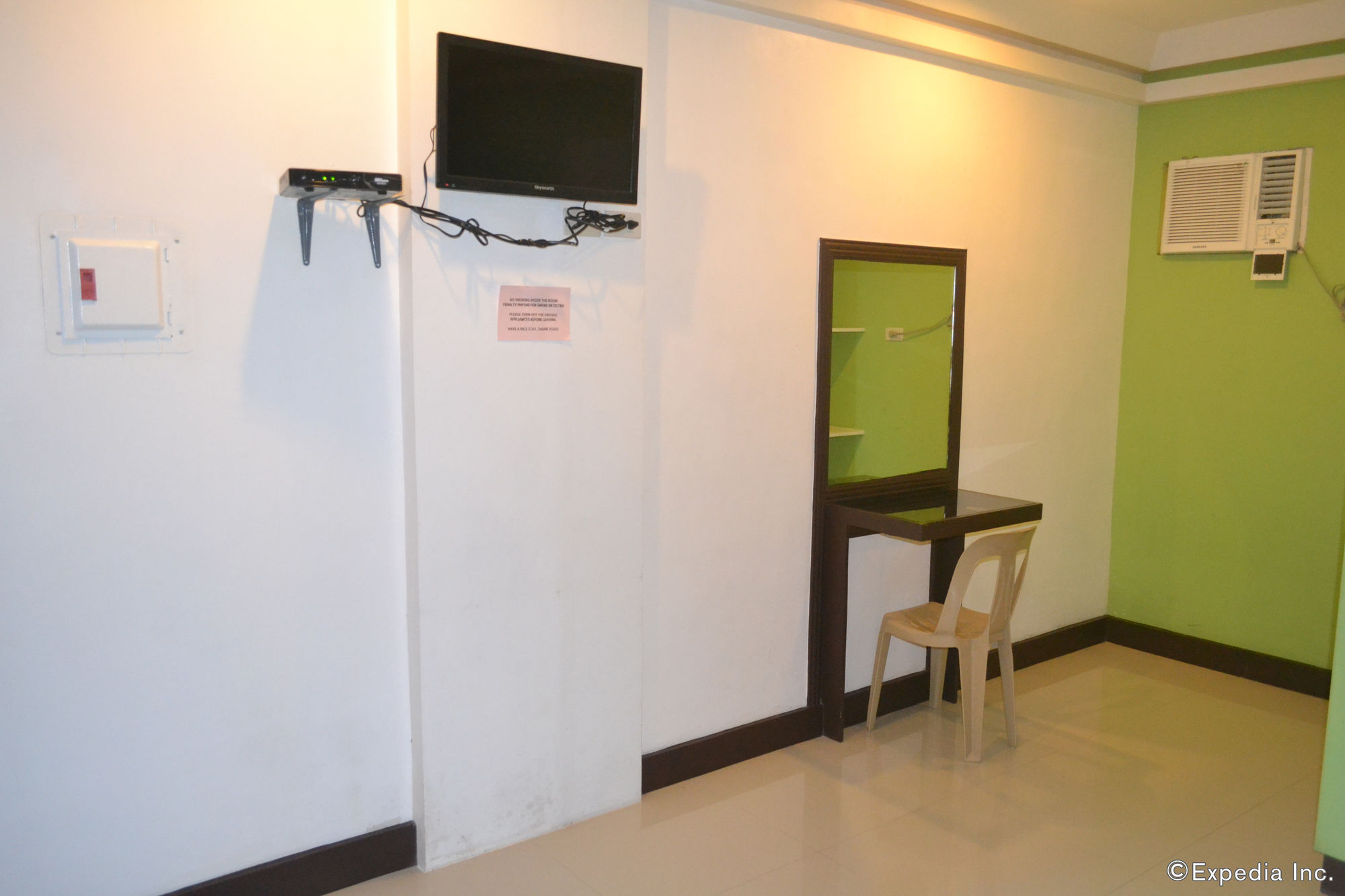Dolyn Suites
