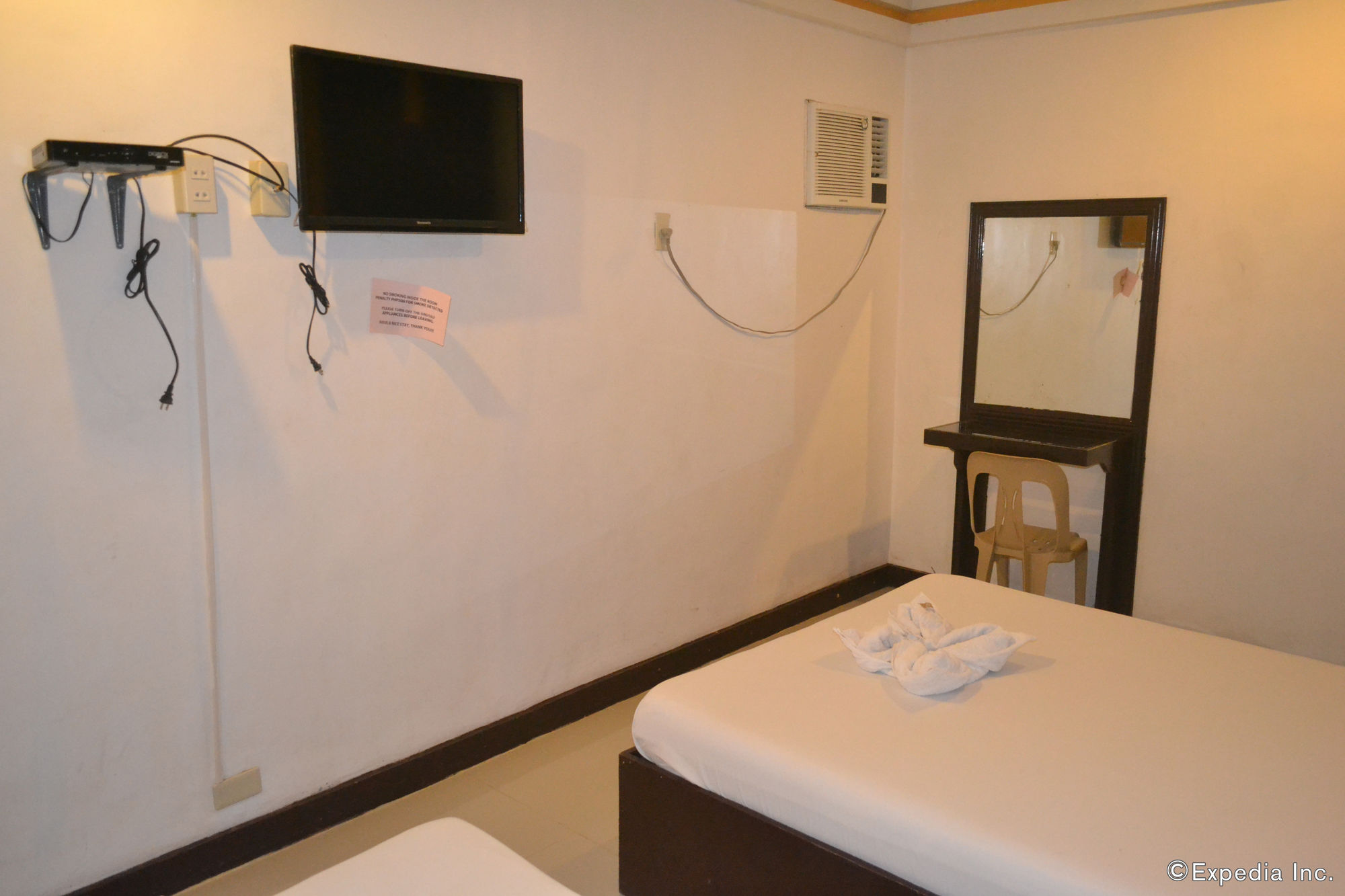 Dolyn Suites