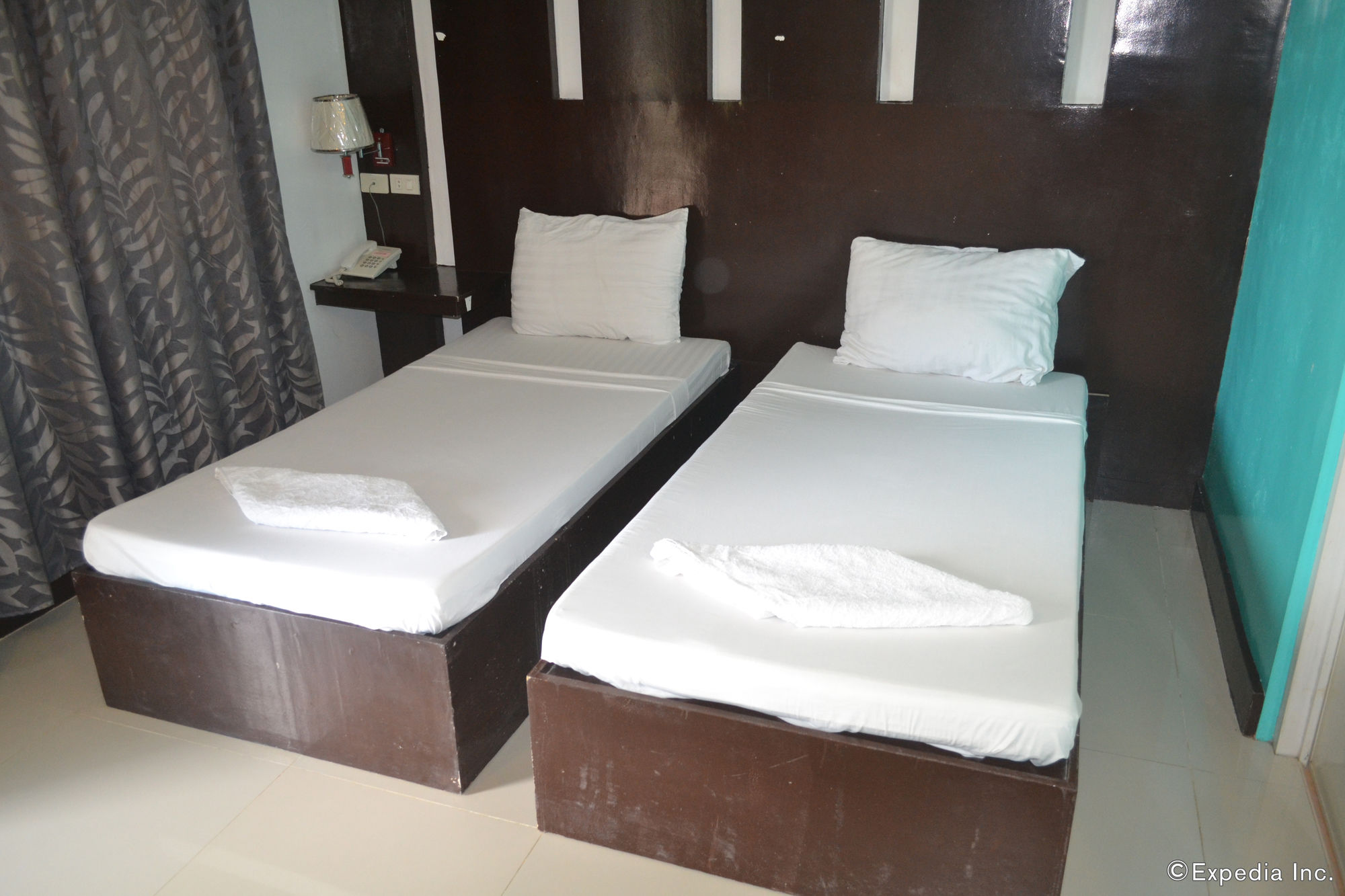 Dolyn Suites
