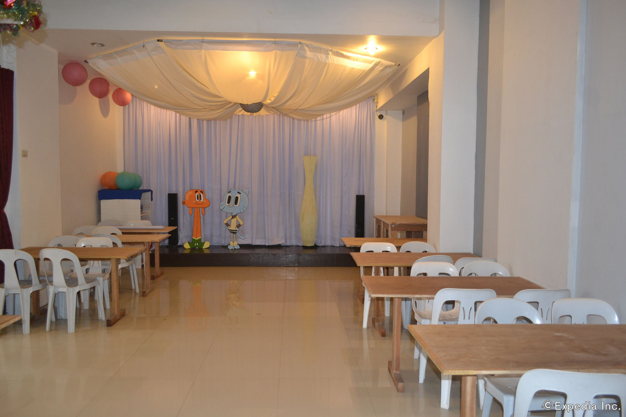 Dolyn Suites