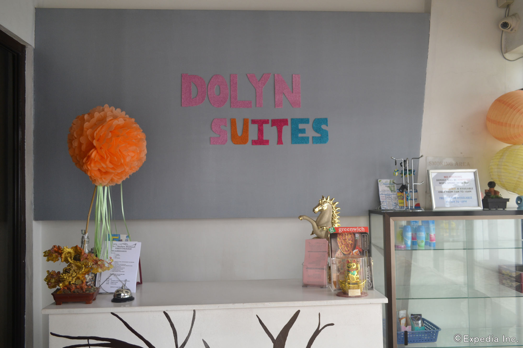 Dolyn Suites