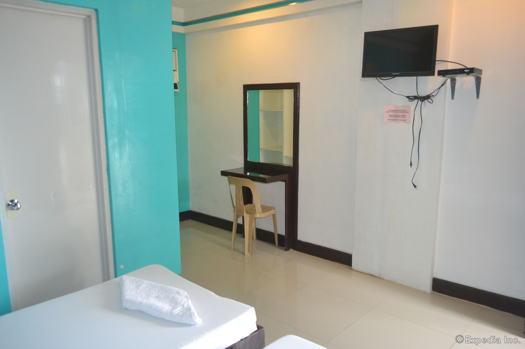 Dolyn Suites