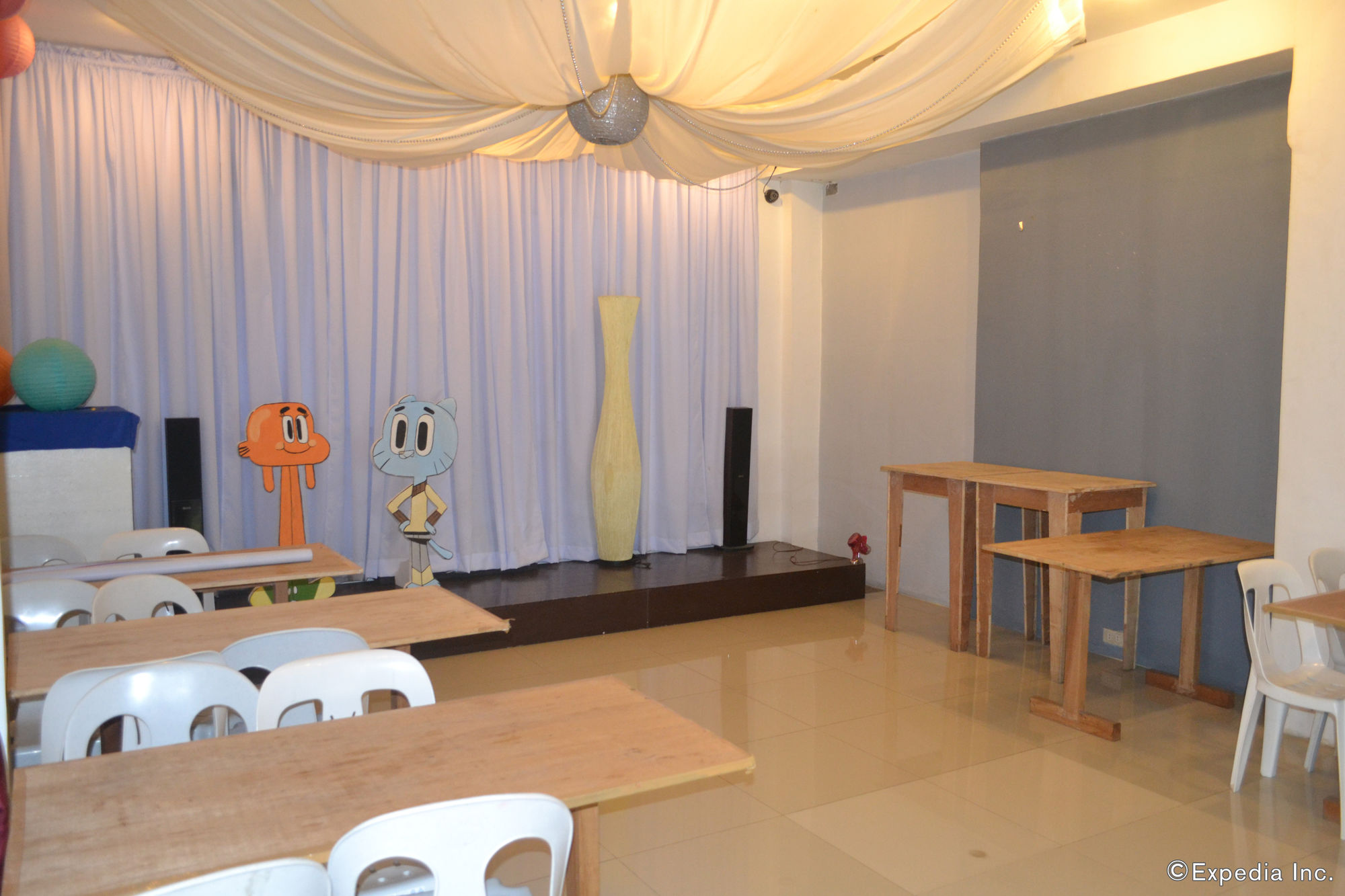 Dolyn Suites