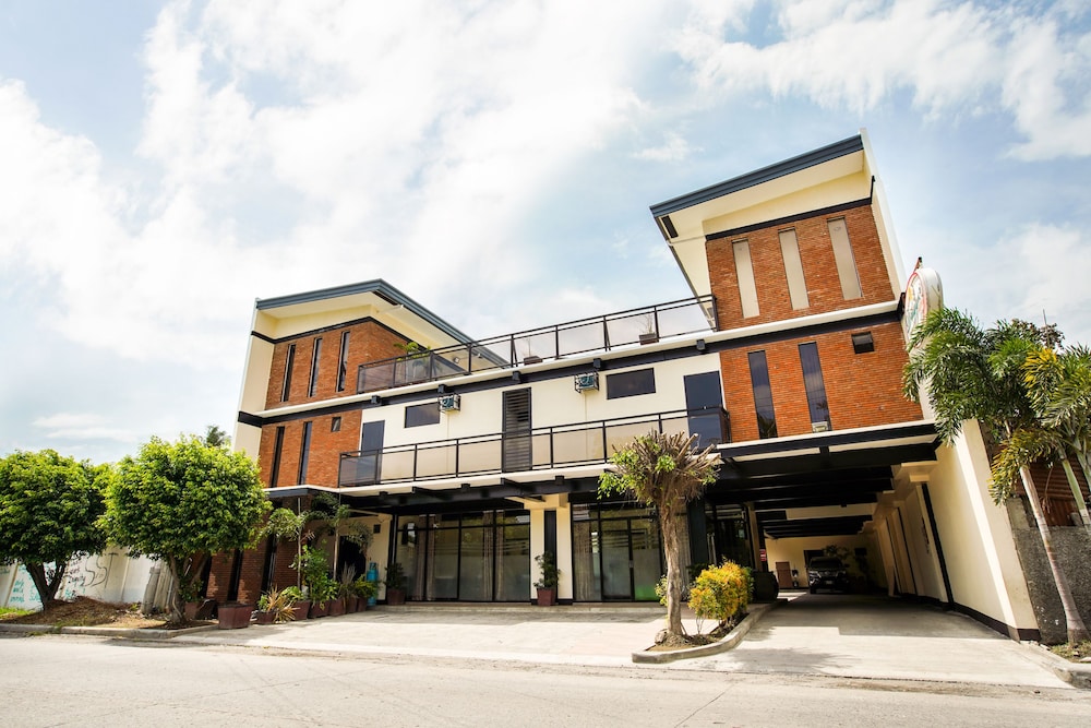 Driggs Suites by OYO Rooms
