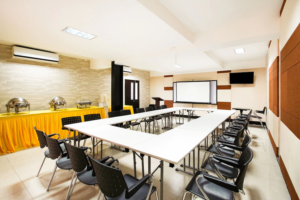 Driggs Suites by OYO Rooms