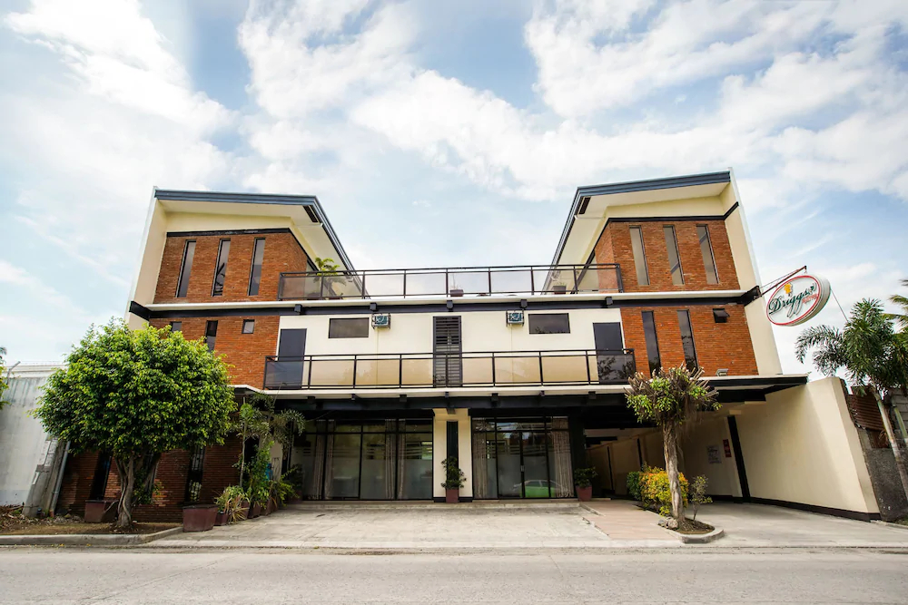 Driggs Suites by OYO Rooms