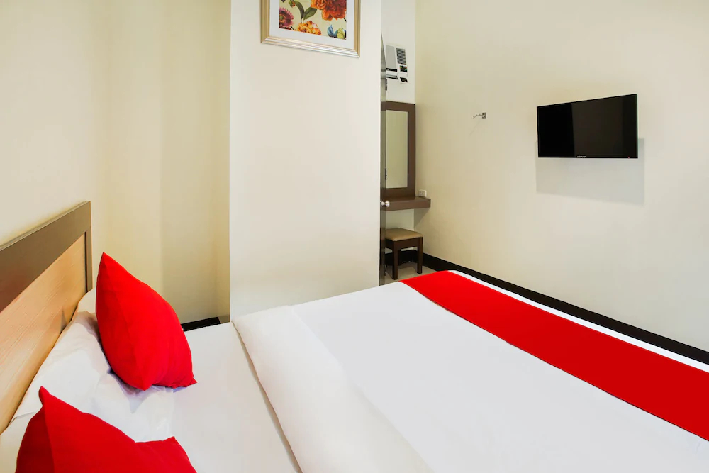 Driggs Suites by OYO Rooms