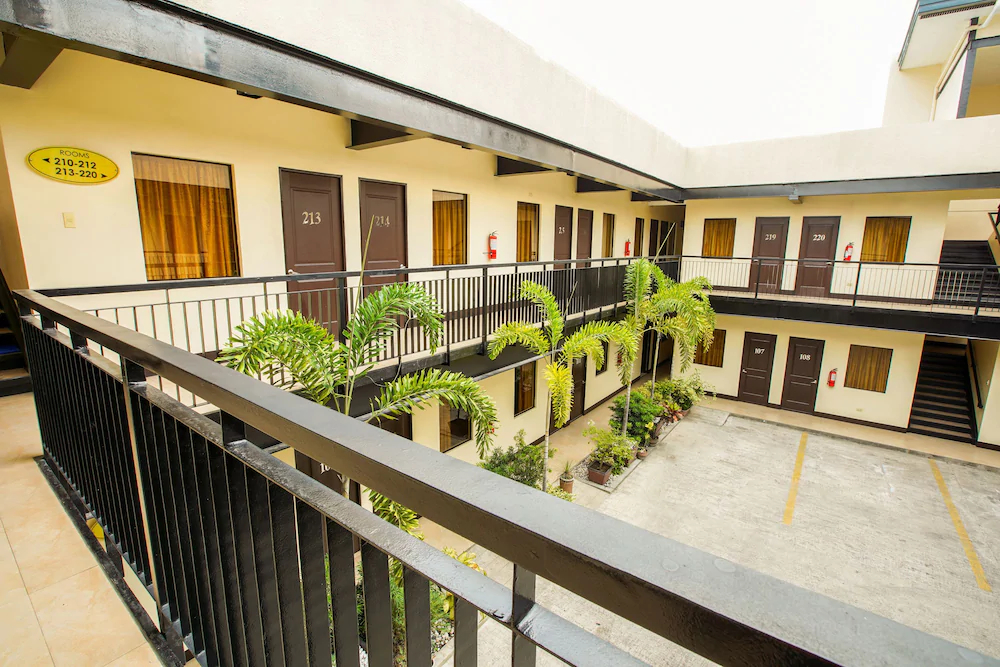 Driggs Suites by OYO Rooms