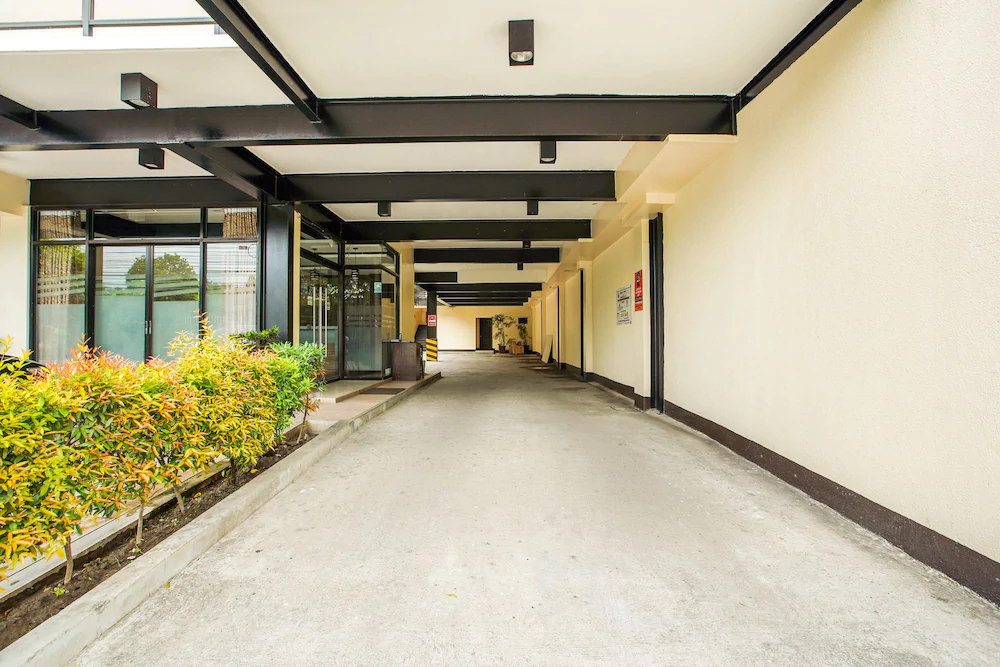 Driggs Suites by OYO Rooms