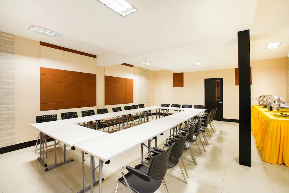 Driggs Suites by OYO Rooms
