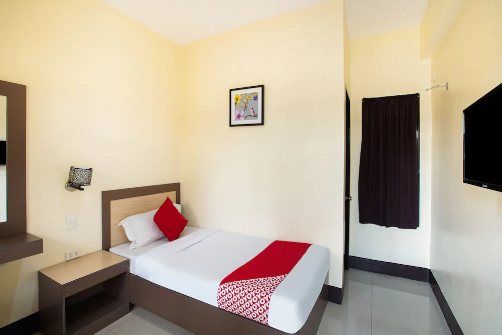 Driggs Suites by OYO Rooms