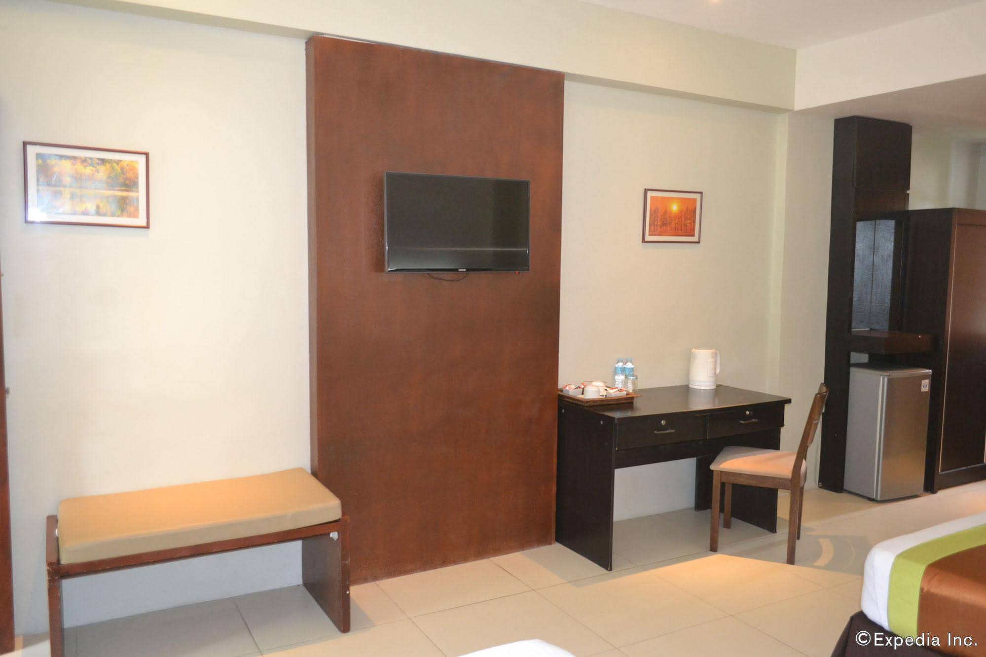 London Beach Resort and Hotel