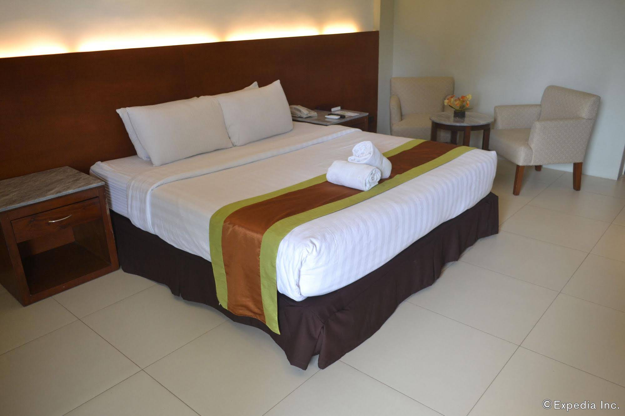 London Beach Resort and Hotel