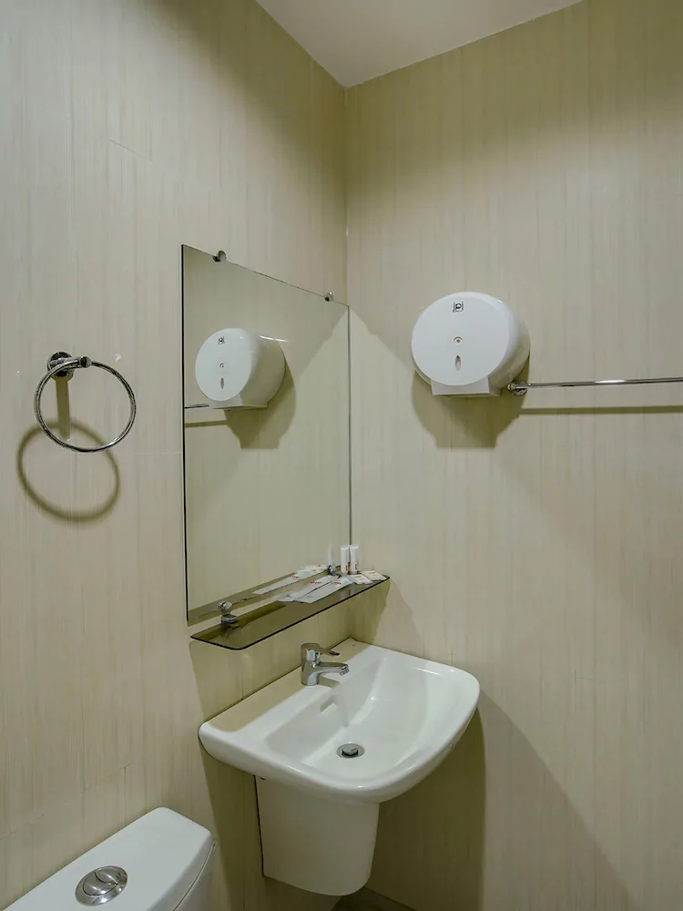 Offshore Hotel by OYO Rooms