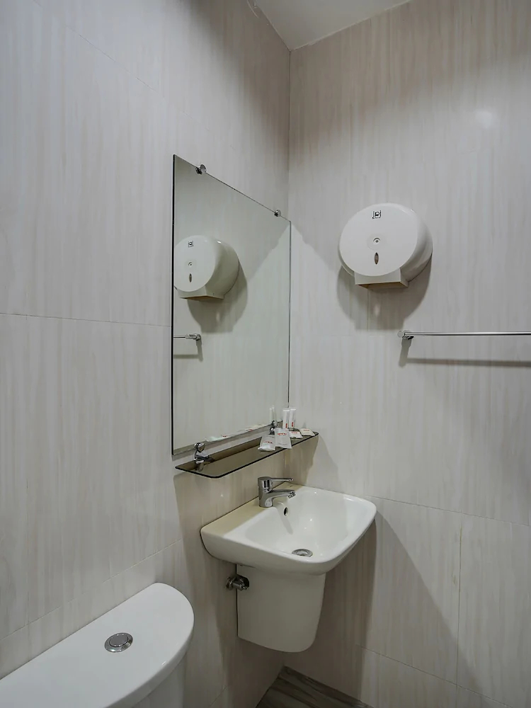 Offshore Hotel by OYO Rooms