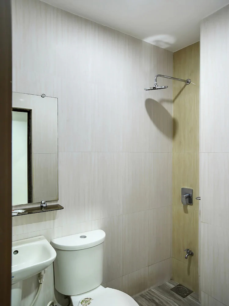 Offshore Hotel by OYO Rooms
