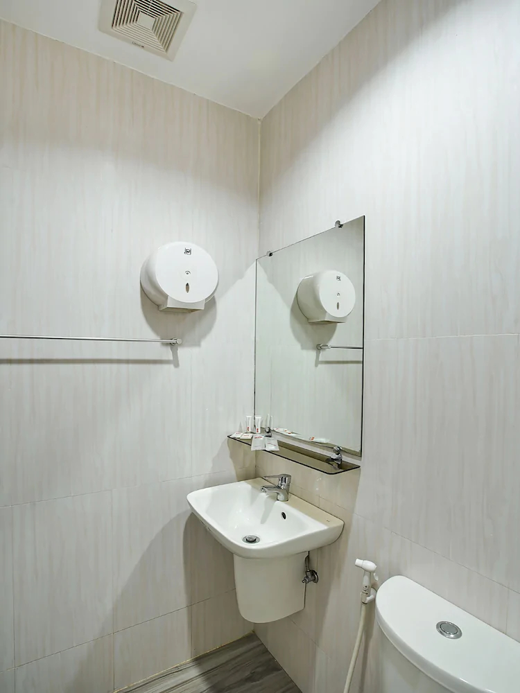 Offshore Hotel by OYO Rooms