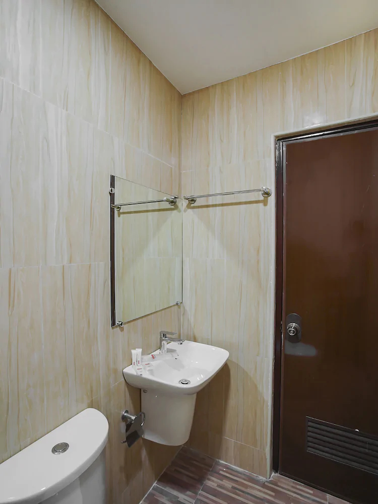 Offshore Hotel by OYO Rooms