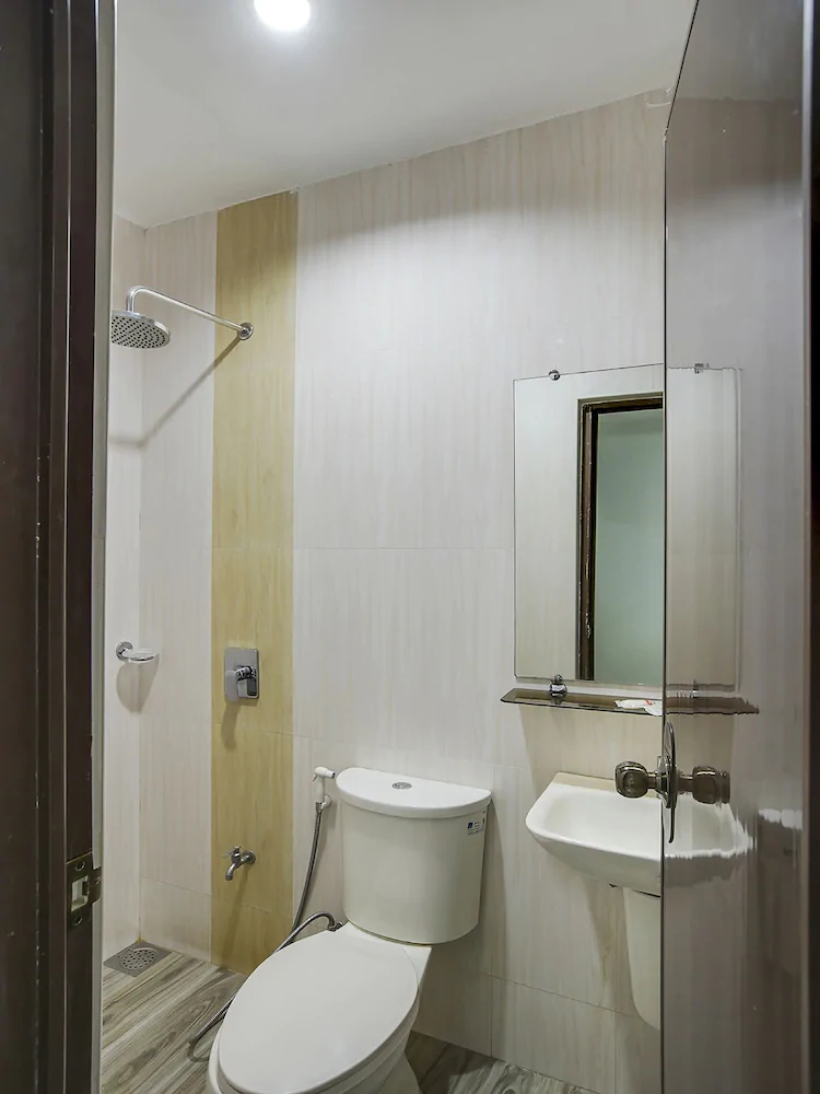 Offshore Hotel by OYO Rooms