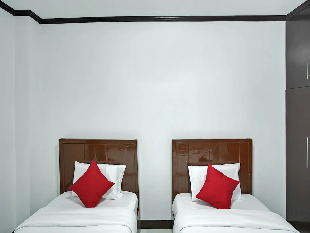 Offshore Hotel by OYO Rooms
