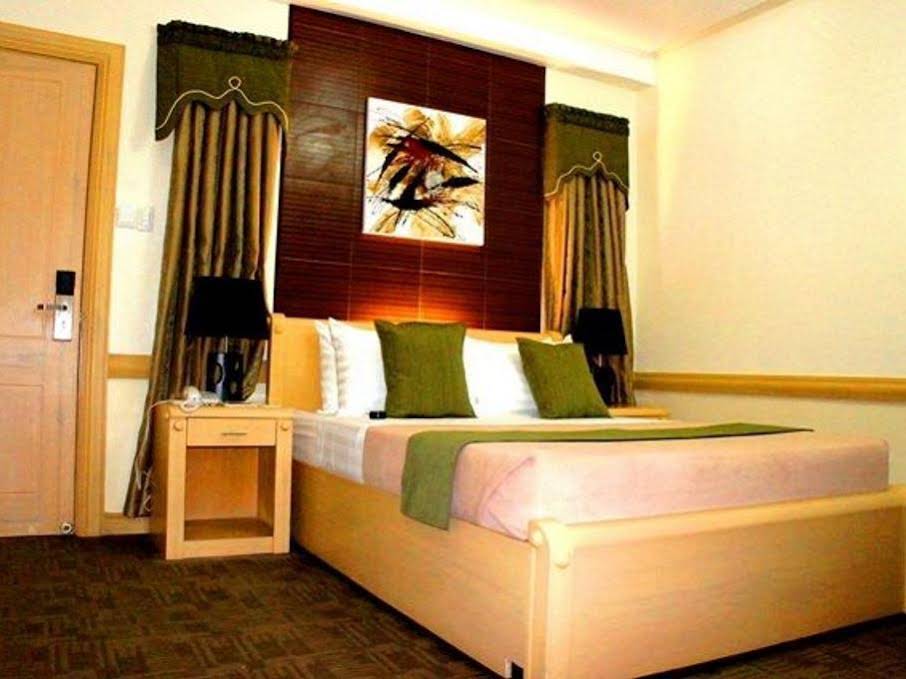 Phela Grande Residences