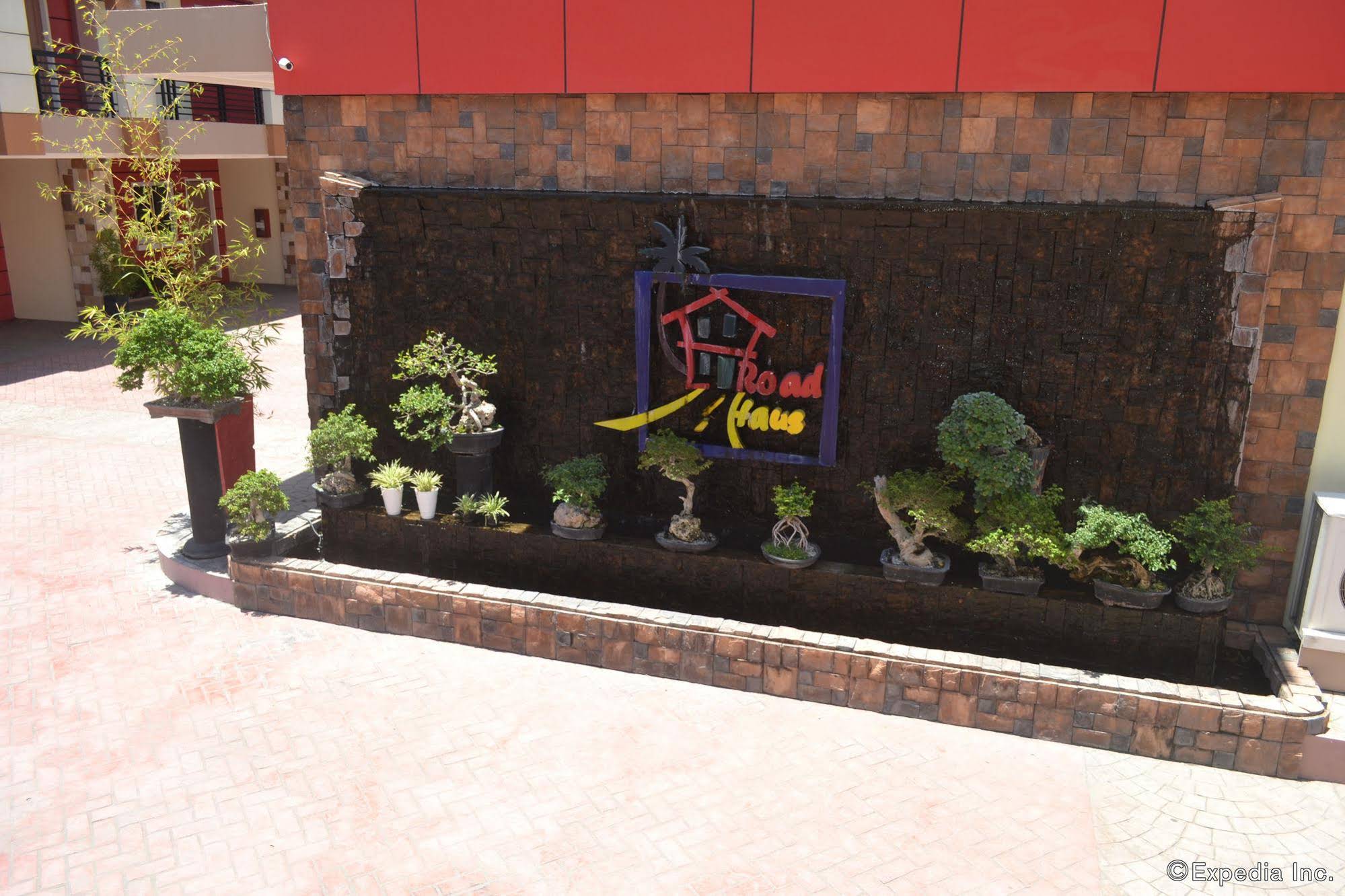 Roadhaus Hotel The Manny Pacquiao Hotel