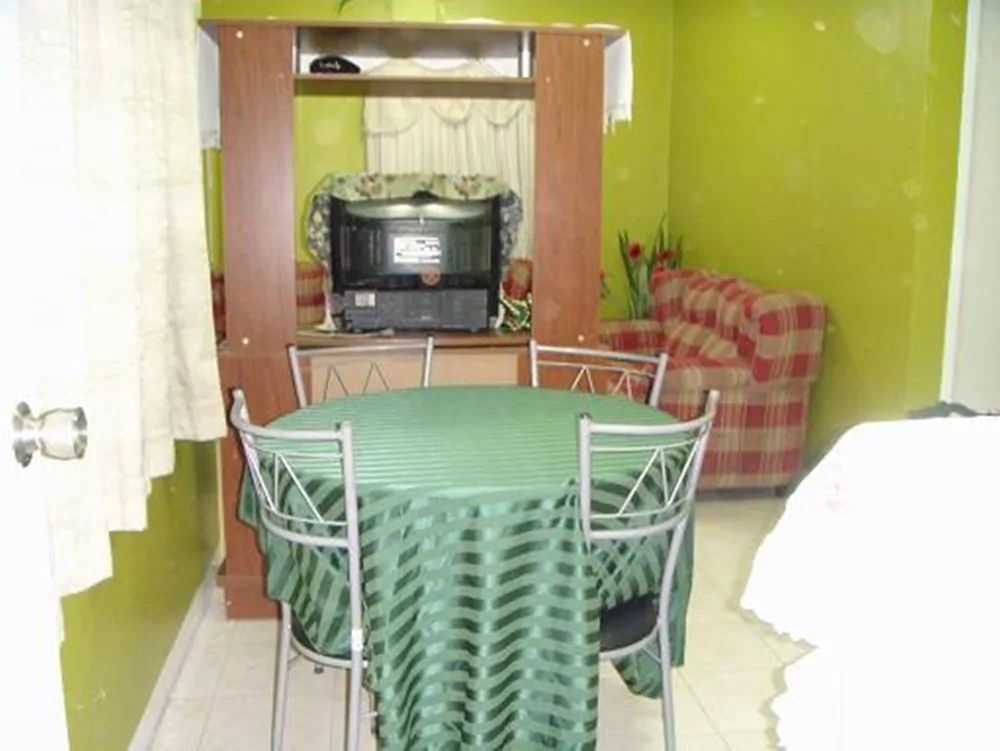 Roy's Townhouse