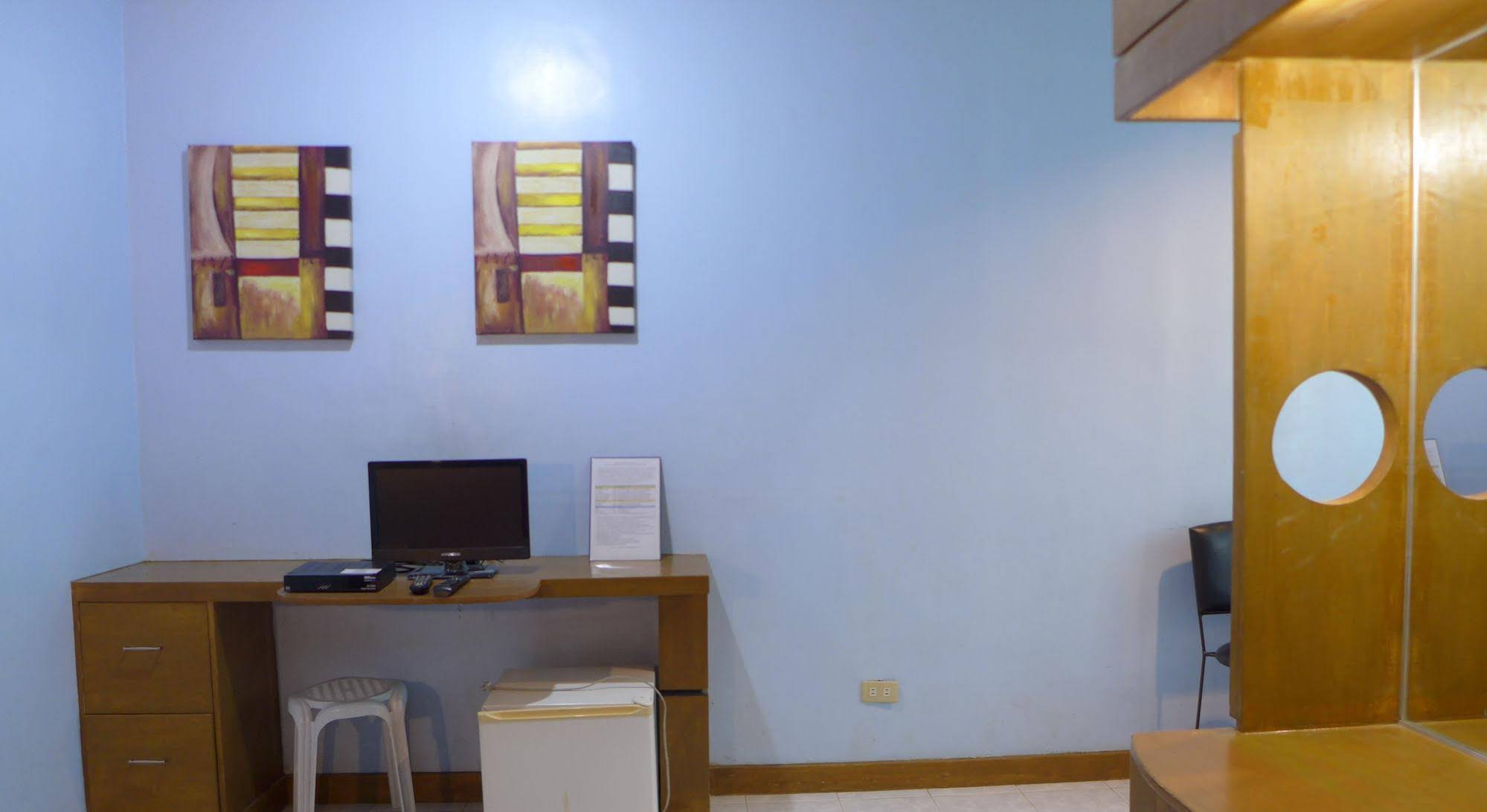 Rozen Suites Malakas