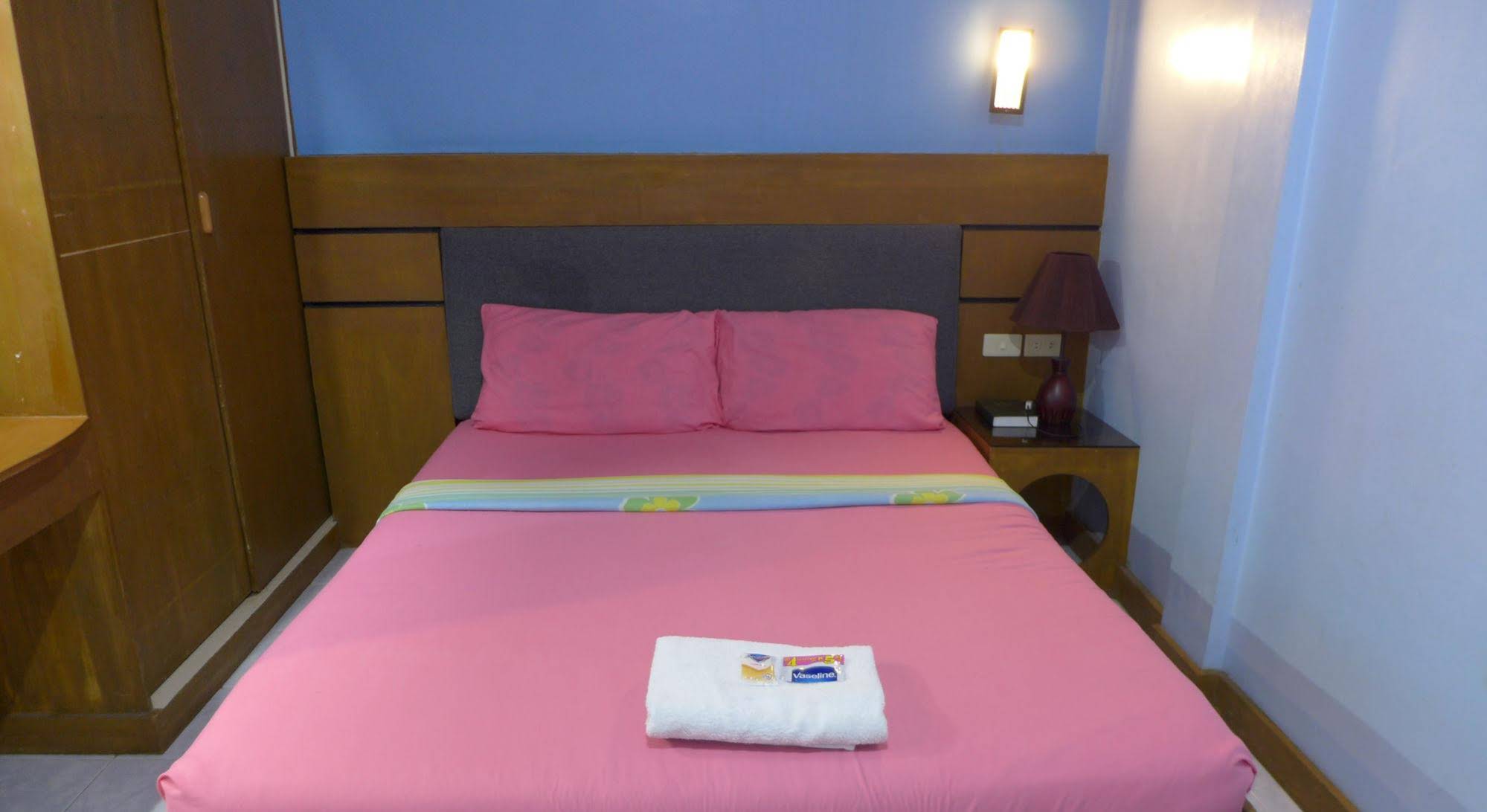 Rozen Suites Malakas