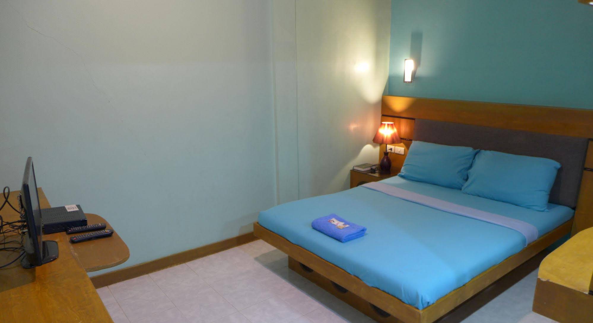 Rozen Suites Malakas
