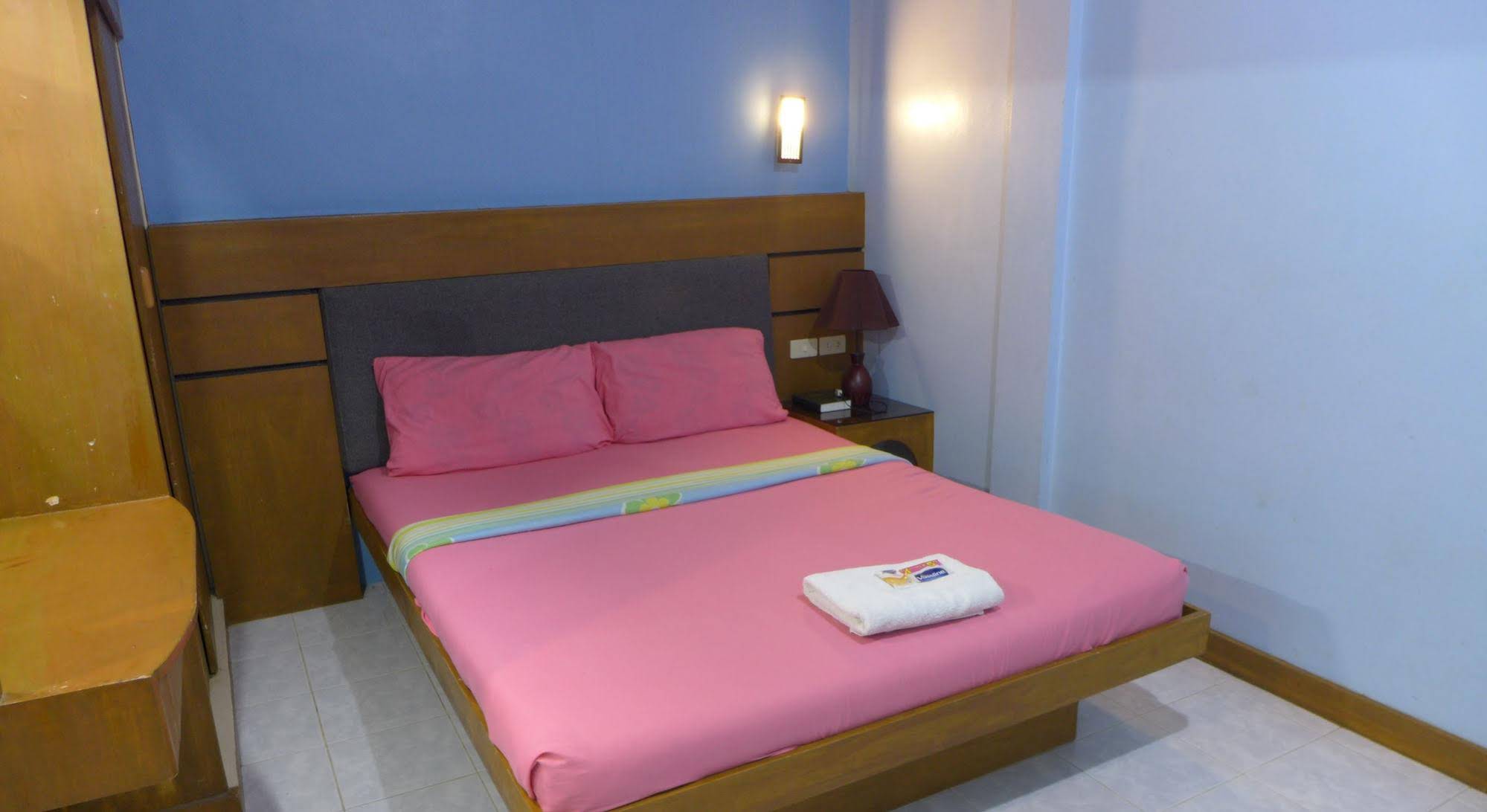 Rozen Suites Malakas
