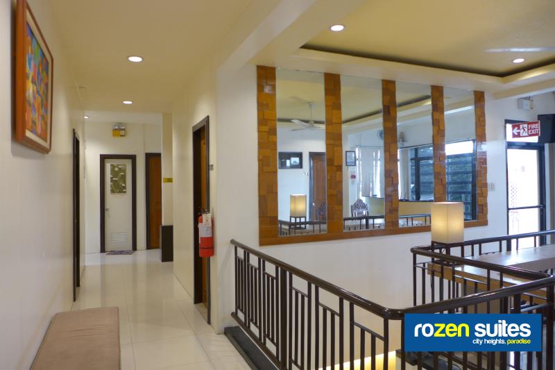 Rozen Suites Paradise