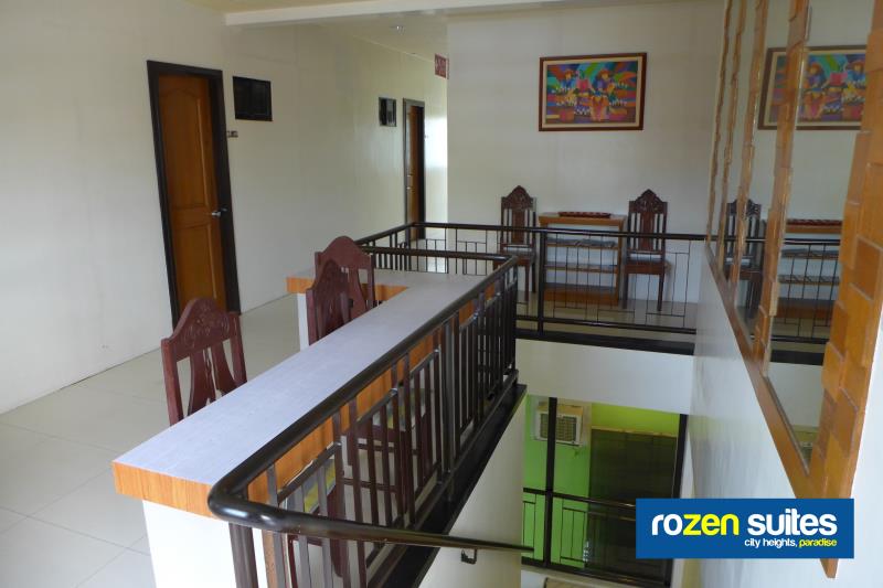 Rozen Suites Paradise
